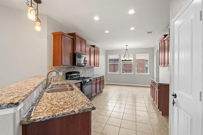 Building Photo - 18339 Red Oak Manor Ln