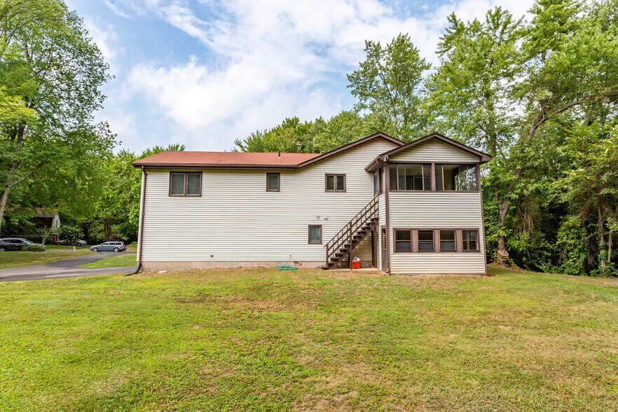 Building Photo - 80 Lancaster Dr