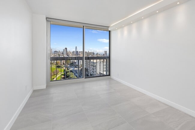 Building Photo - 2200 Sacramento St