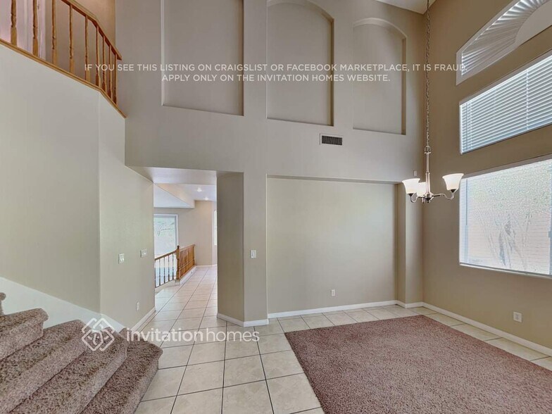 Building Photo - 915 Golden Poppy St