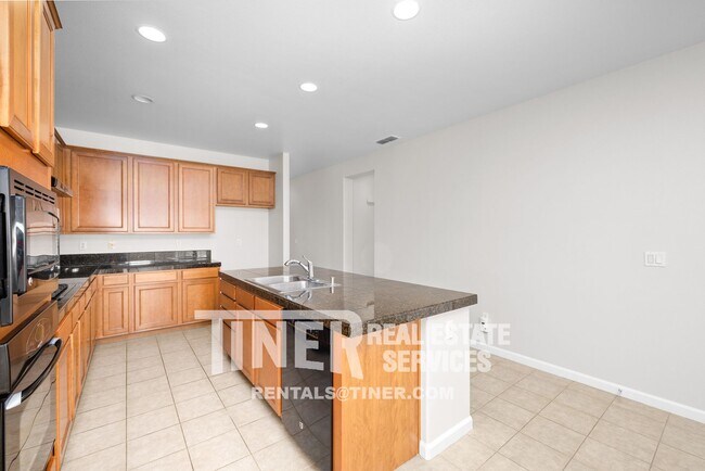 Building Photo - 1422 Stoney Cross Ln