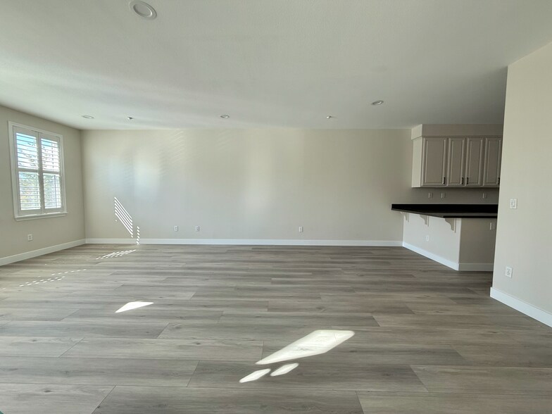 Building Photo - 836 Gaspar Vis