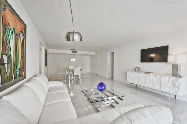 Building Photo - 3460 S Ocean Blvd