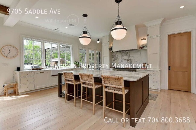 Building Photo - 9705 Saddle Ave