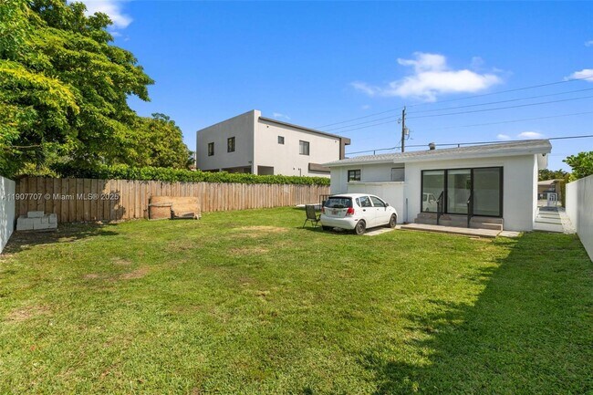 Building Photo - 8761 SW 34th St