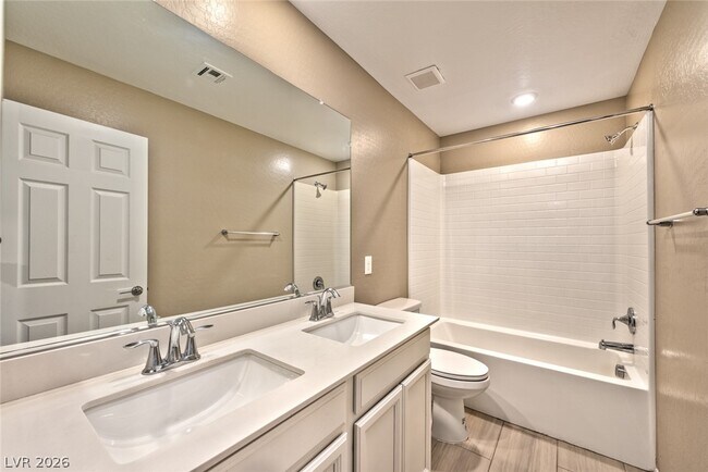 Building Photo - 48 Lomita Heights Dr