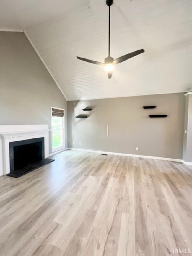Building Photo - 8933 Shadow Ridge Dr