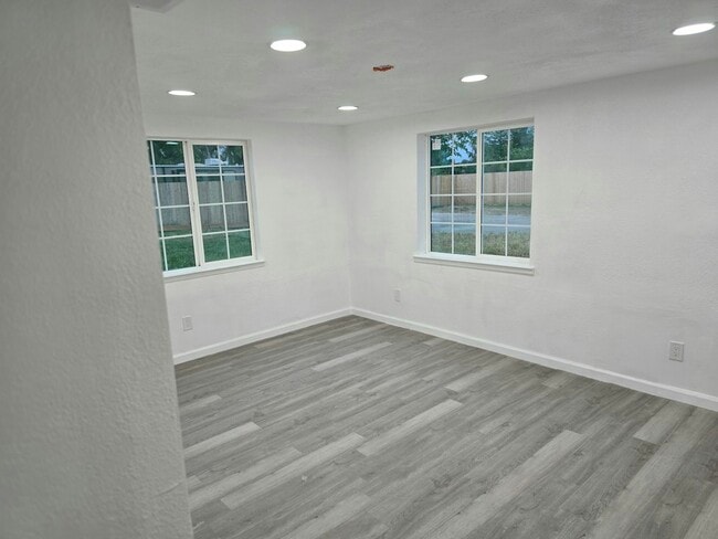 Building Photo - 463 U St
