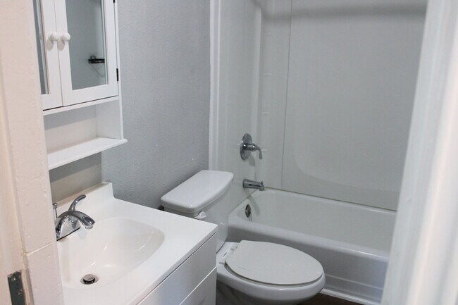 Building Photo - Charming 3-Bedroom, 2-Bath home – Perfect Fort Worth Living!