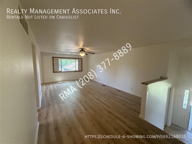 Building Photo - 3540 S Summerset Way