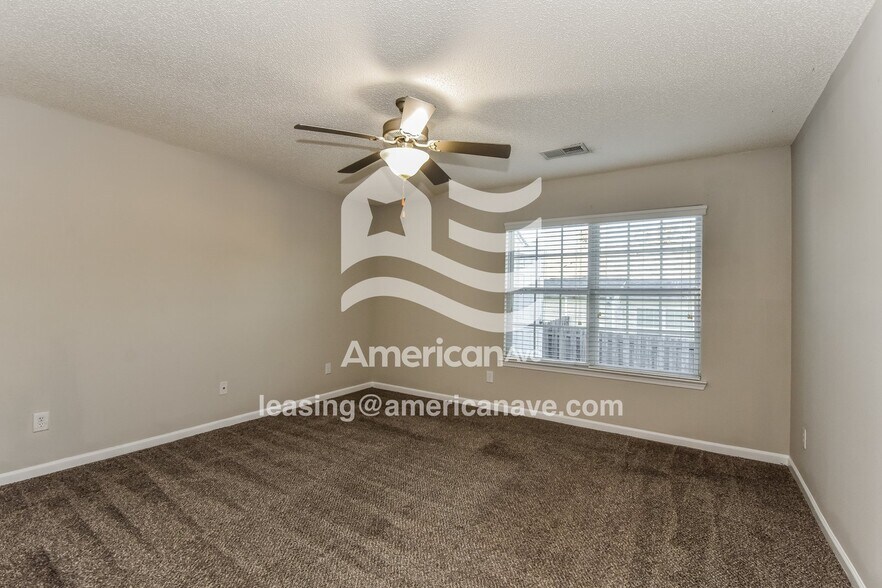 Building Photo - 426 Wincrest Ln