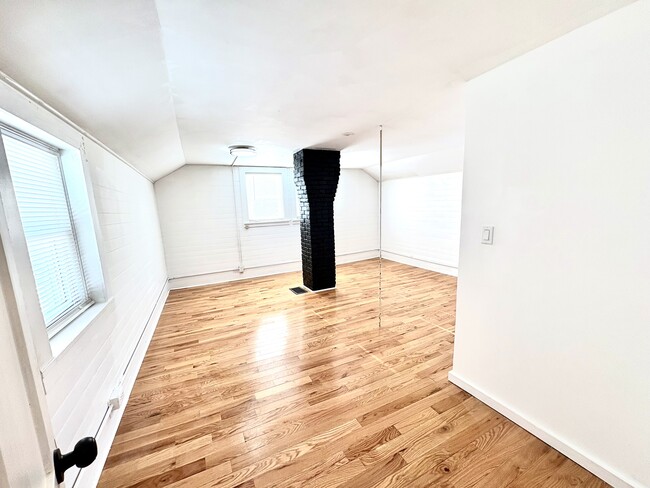 Building Photo - 14 Hackmatack St