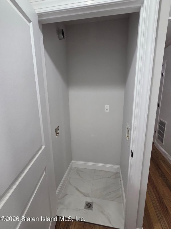 Building Photo - 69 Nashville St