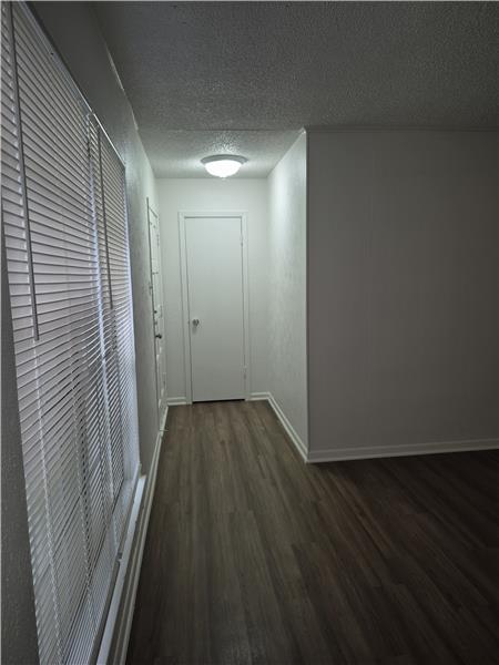 Building Photo - 1104 Woodland W Dr