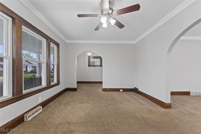 Building Photo - 4930 E 109th St