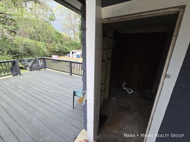 Building Photo - 2061 Osceola Dr