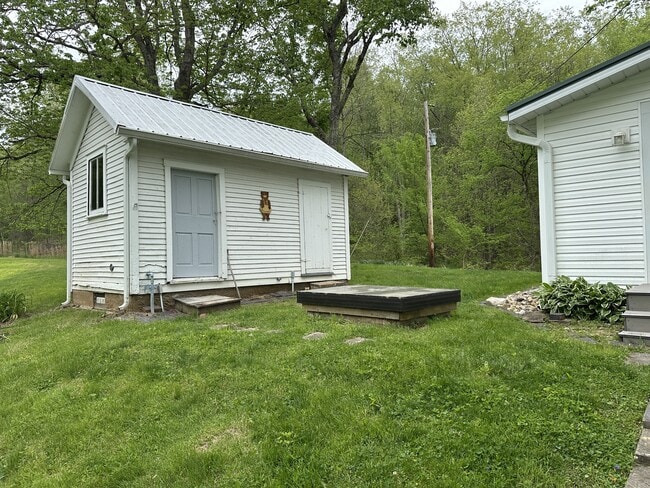 Building Photo - 75601 8th Street Rd