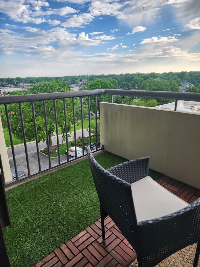 Building Photo - 4000 N Meridian St