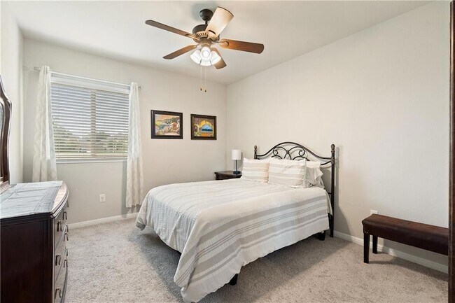 Building Photo - 601 Flag Ln