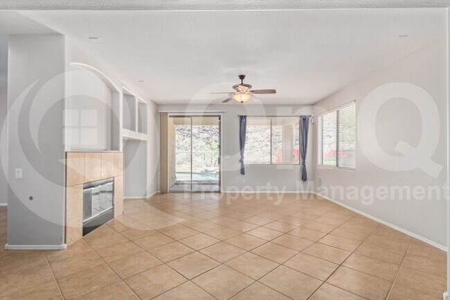 Building Photo - 5930 W Spur Dr