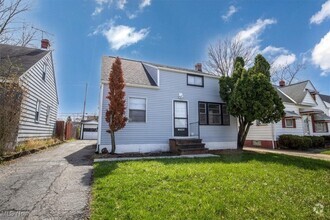 Building Photo - 19508 Fairway Ave