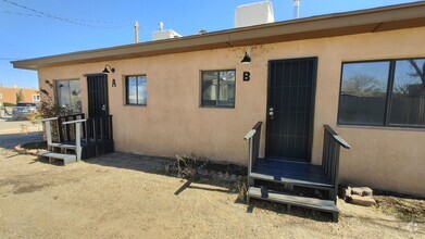 Building Photo - Apache Duplex