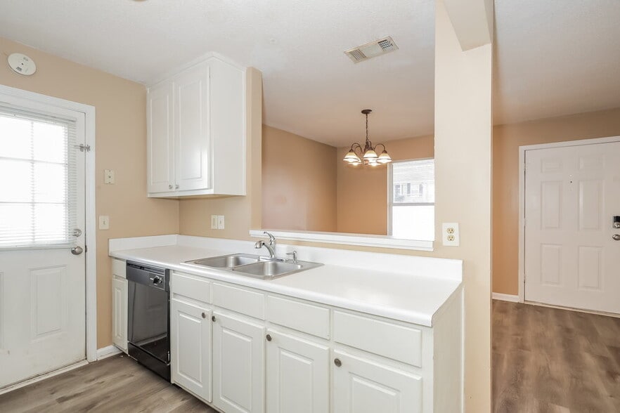 Building Photo - 313 Tramore Pass