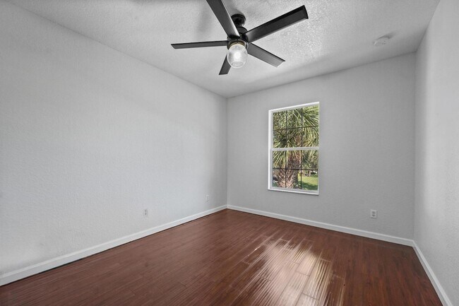 Building Photo - 4205 Bamboo Palm Ct