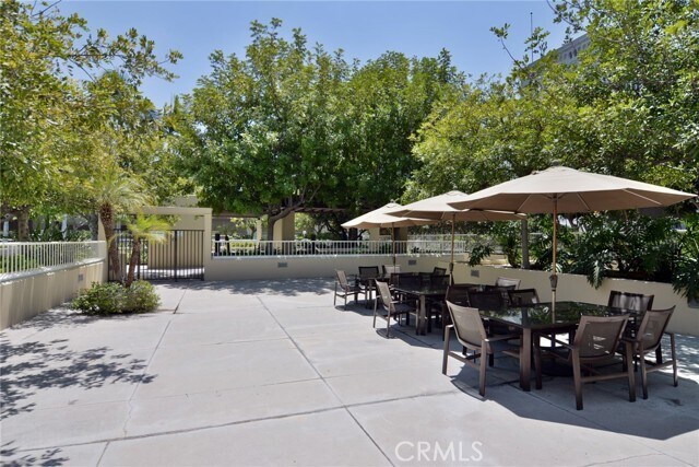 Building Photo - 600 W 9th St