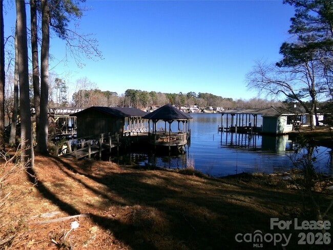 Building Photo - 869 Emerald Shores Rd