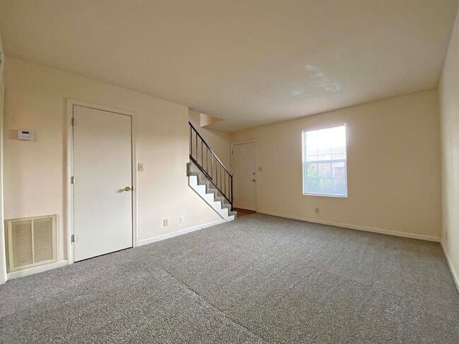 Building Photo - 371-3 Peabody Drive