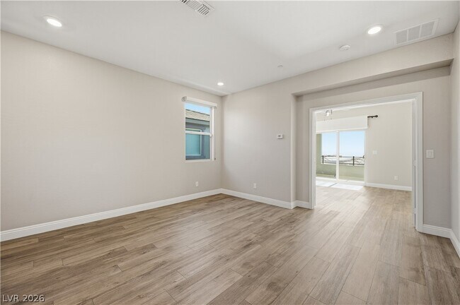 Building Photo - 402 Purple Sandpiper St