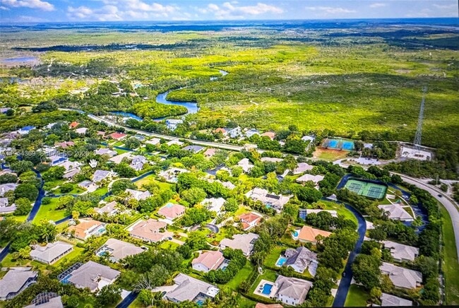 Building Photo - 18265 SE Ridgeview Dr