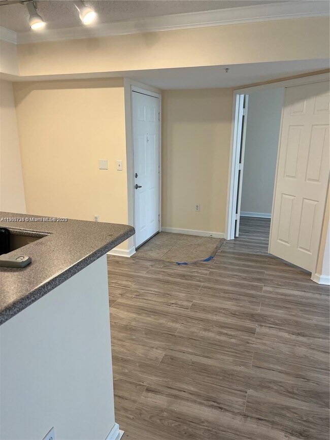 Building Photo - 1919 Van Buren St