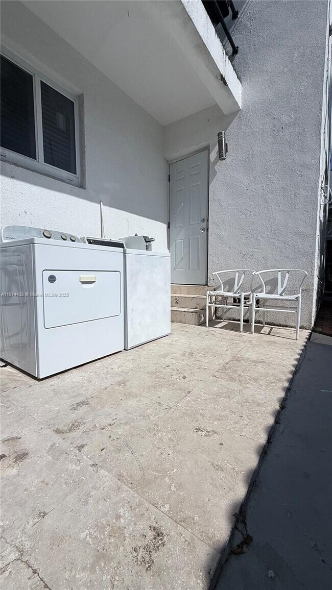 Building Photo - 630 79th St