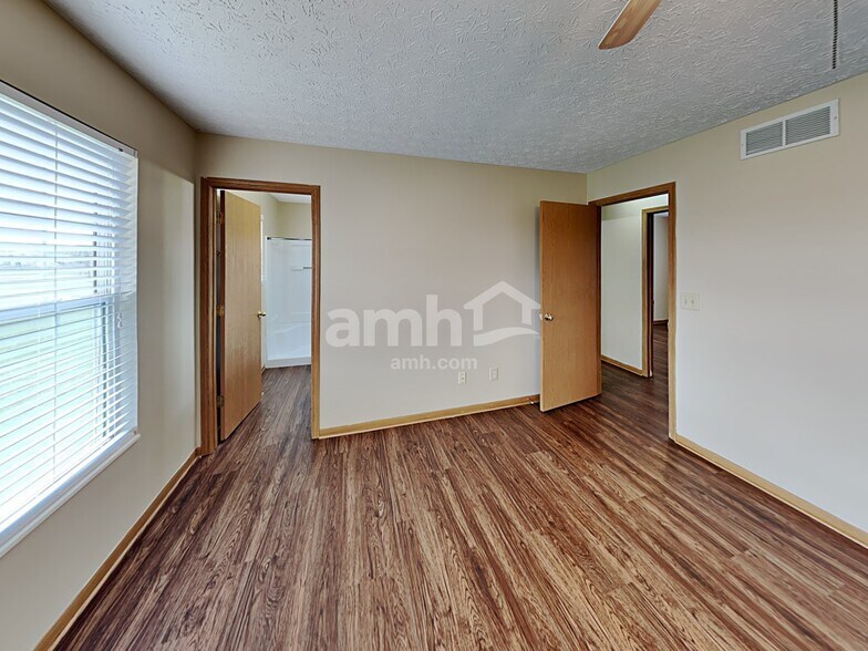 Building Photo - 6811 Magdalena Ln
