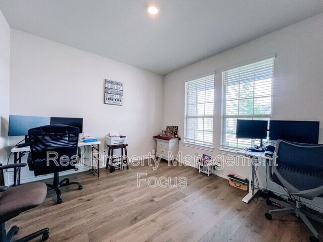 Building Photo - 7321 Bledington Ln