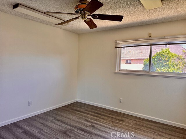 Building Photo - 202 S Barbara Way