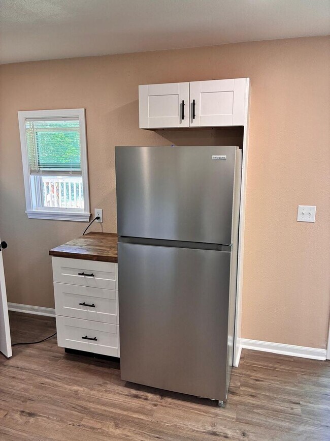 Building Photo - 3 Bed 1.5 Bath Rental Home in Prue - Move-in Ready