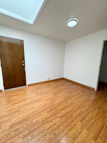 Building Photo - 1008 Huntingdon Dr