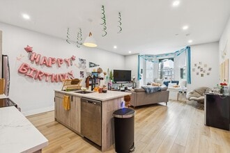 Building Photo - 3849 Lancaster Ave