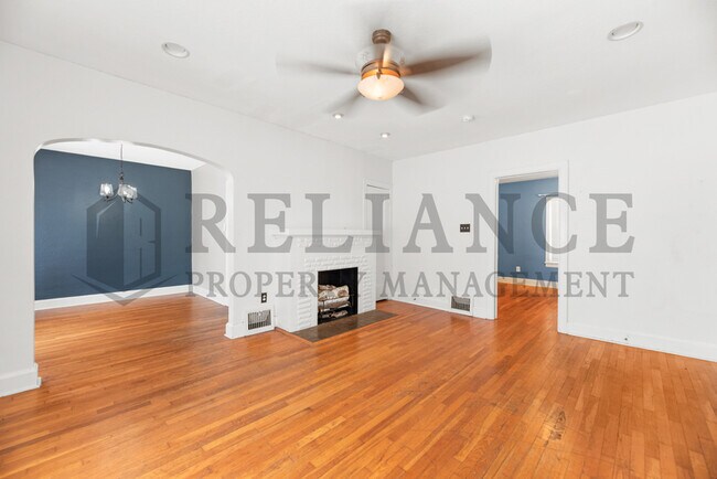Building Photo - 601 N Pershing St