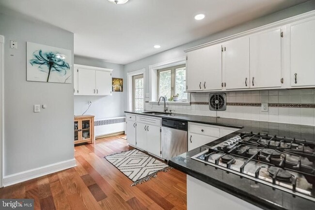 Building Photo - 2016 Bethel Rd