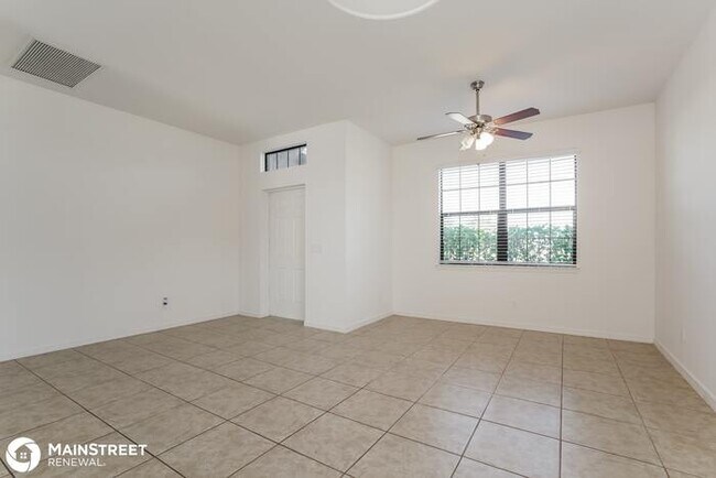 Building Photo - 945 SW 6th Pl