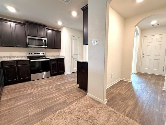 Building Photo - 353 Cres Park Dr