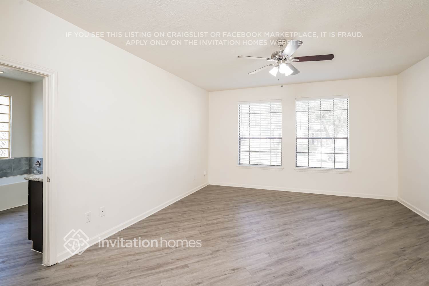 Building Photo - 11903 Gardenglen Dr