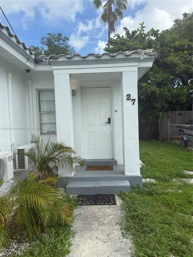 Building Photo - 27 NW 44th St