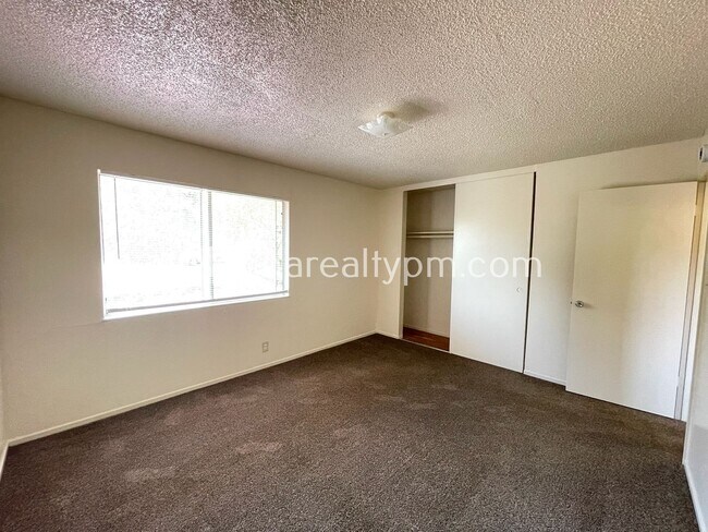 Building Photo - 1502-1508 Valle Vista Ave