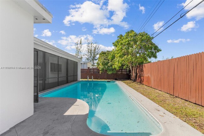 Primary Photo - 7773 Coral Blvd