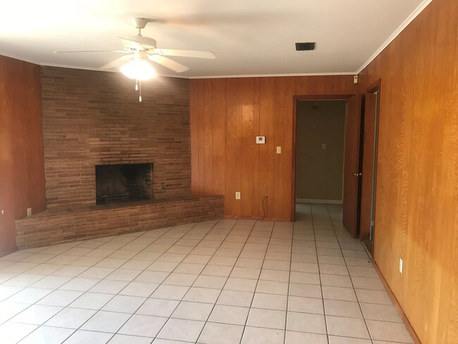 Building Photo - 3213 Hatcher Rd